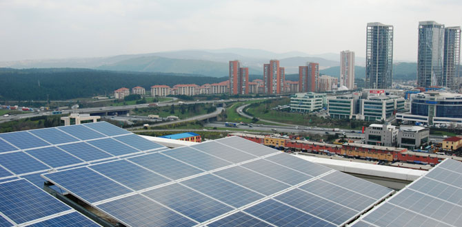 Sürdürülebilir bir gelecek için güneş enerjisi tercih edilmeli