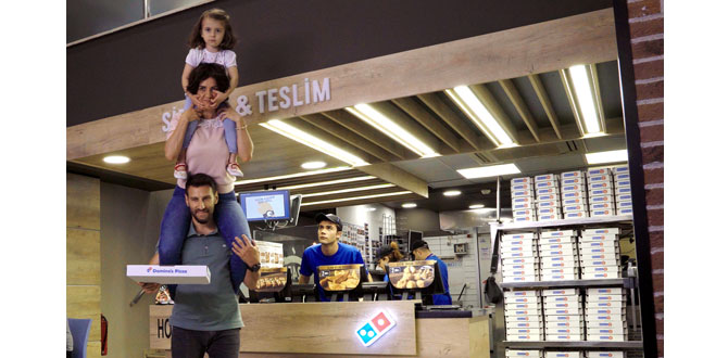 Domino’s Pizza’dan bütün aileyi doyuracak kampanya…