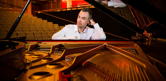 Tek eliyle mucizeler yaratan dünyaca ünlü piyanist İstanbul’a geliyor