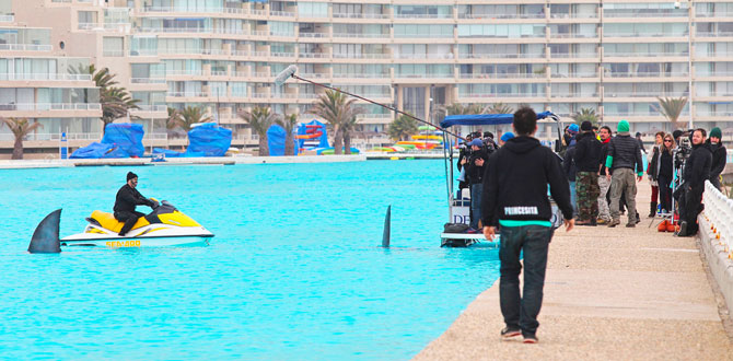 Ünlü aktör Antonio Banderas’tan dev lagünde jet-ski şovu